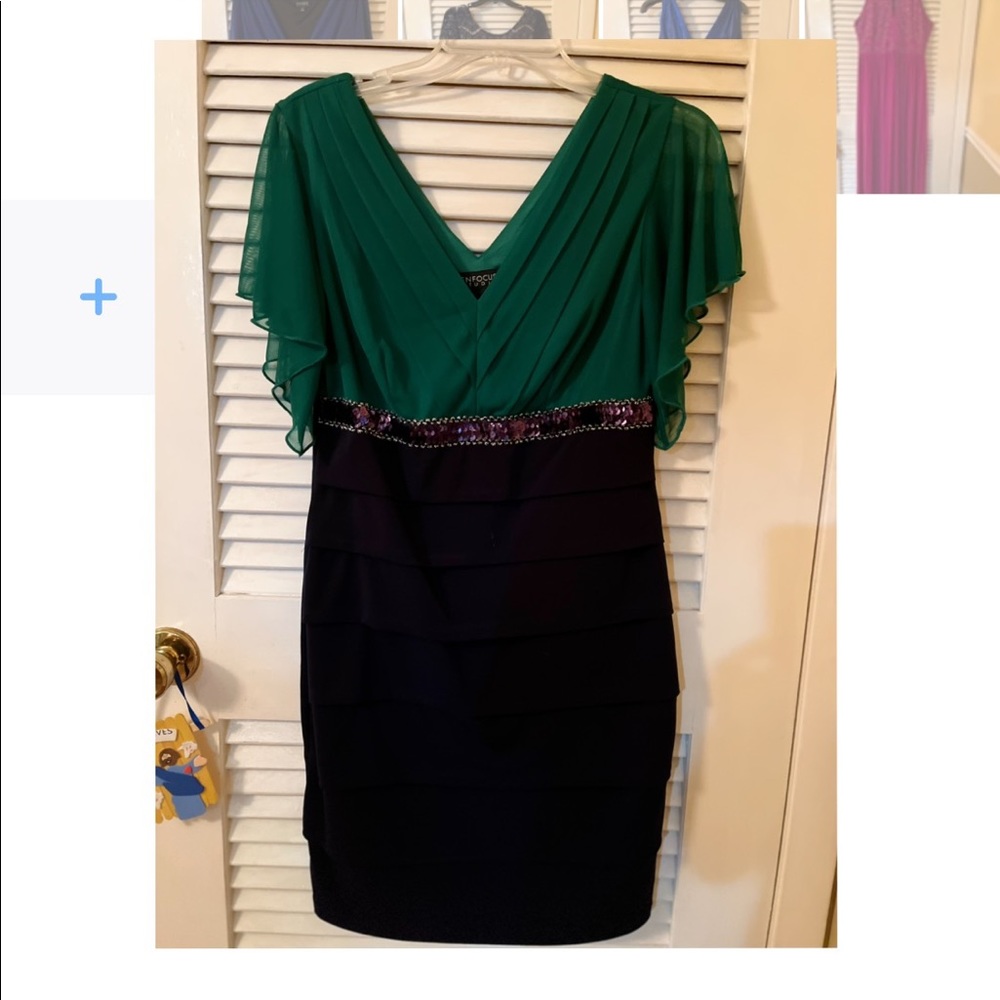 ENFOCUS green vneck ruffled body con dress